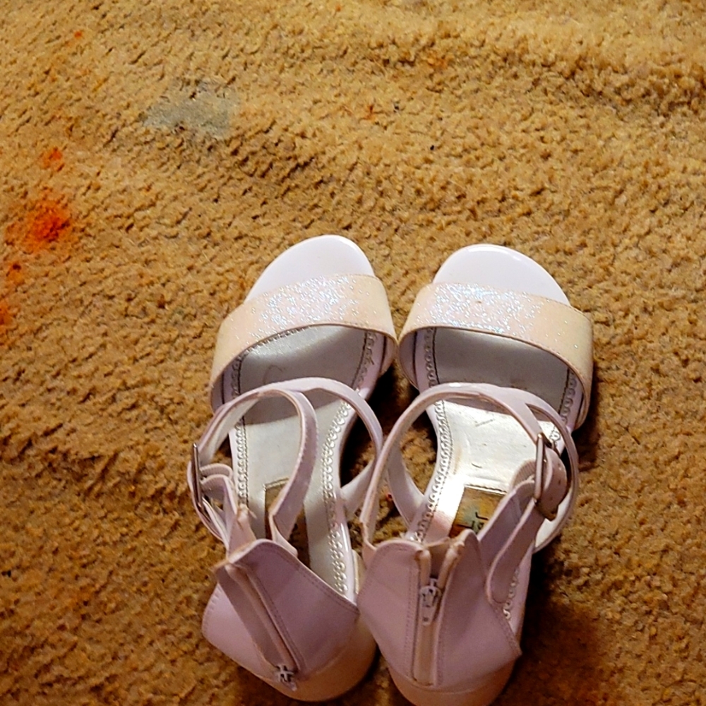 Whitevmini heels